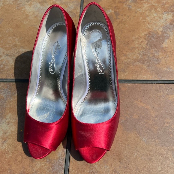 Michelangelo by David’s Bridal Paloma Heels 7.5 - Picture 2 of 7